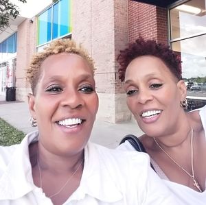 Meet your Posher, Juanita